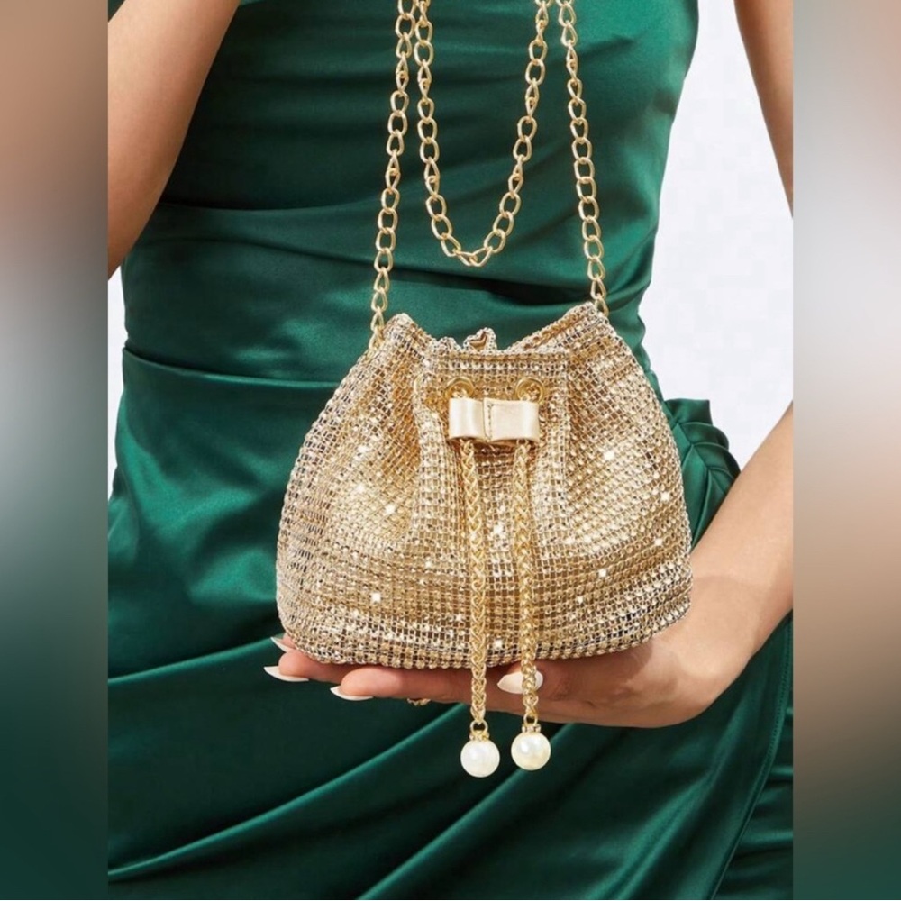 Gold Chain Drawstring Women Bag - Picture 2 of 3